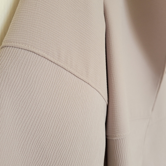 H&M taupe jacket - Picture 4 of 9